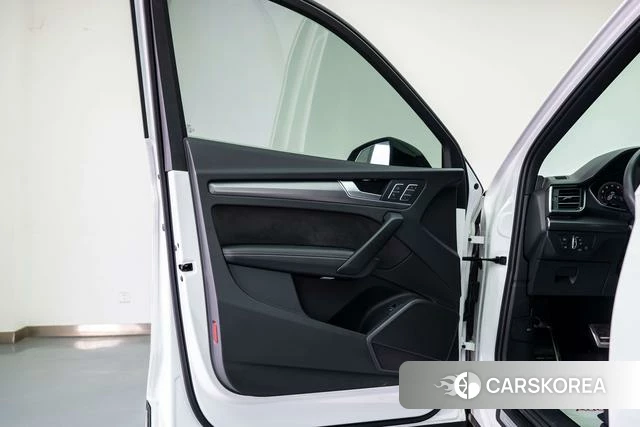 Audi Q5L Sportback id 4210653 из Китая 15