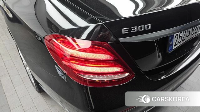 Mercedes-Benz E-Class W213 id 4232856 из Кореи 15