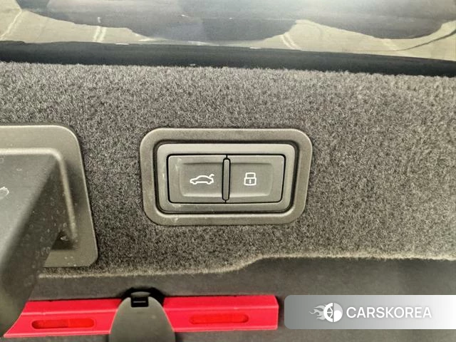 Audi A8 id 4259319 из Китая 15