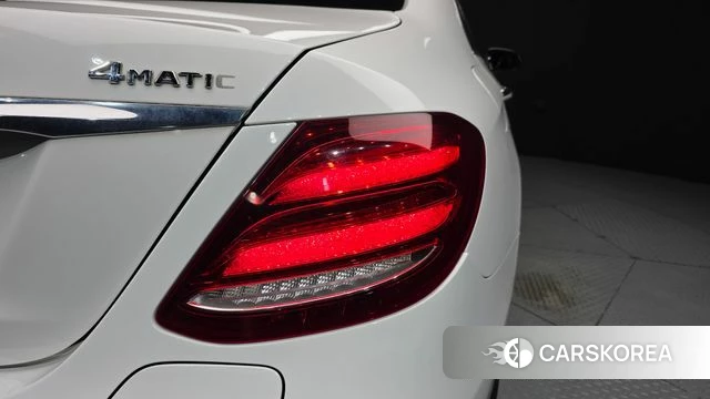 Mercedes-Benz E-Class W213 id 4708379 из Кореи 15