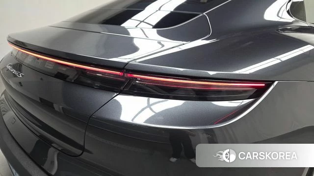Porsche Taycan id 4244648 из Кореи 15