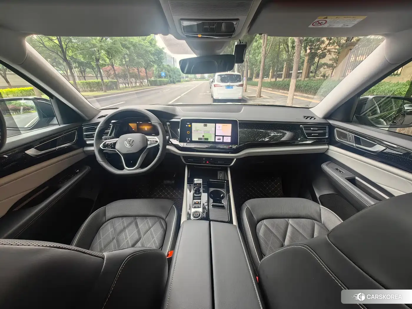 Volkswagen Touareg id 4634851 из Китая 15