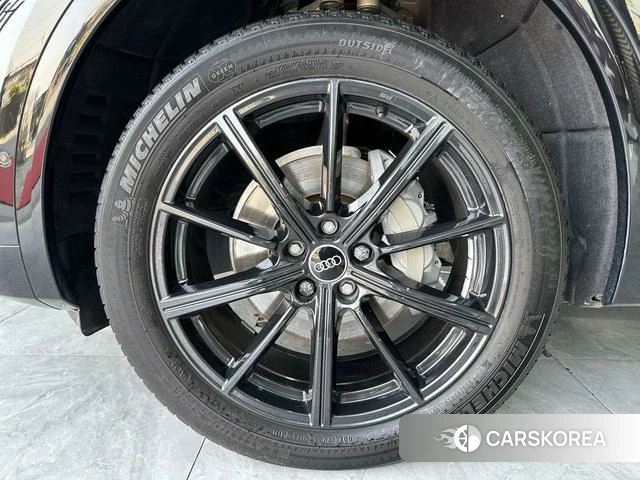 Audi Q5L Sportback id 3895939 из Китая 15