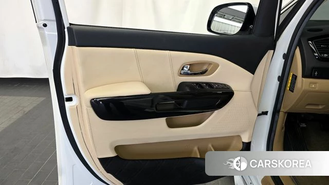 Kia The New Carnival id 4339692 из Кореи 15