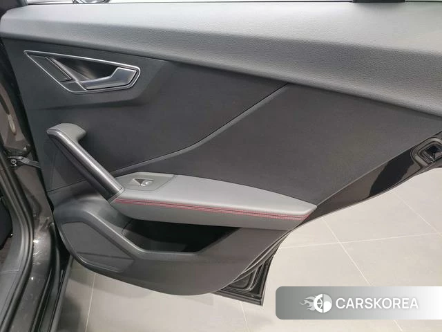 Audi Q2L id 4261532 из Китая 15