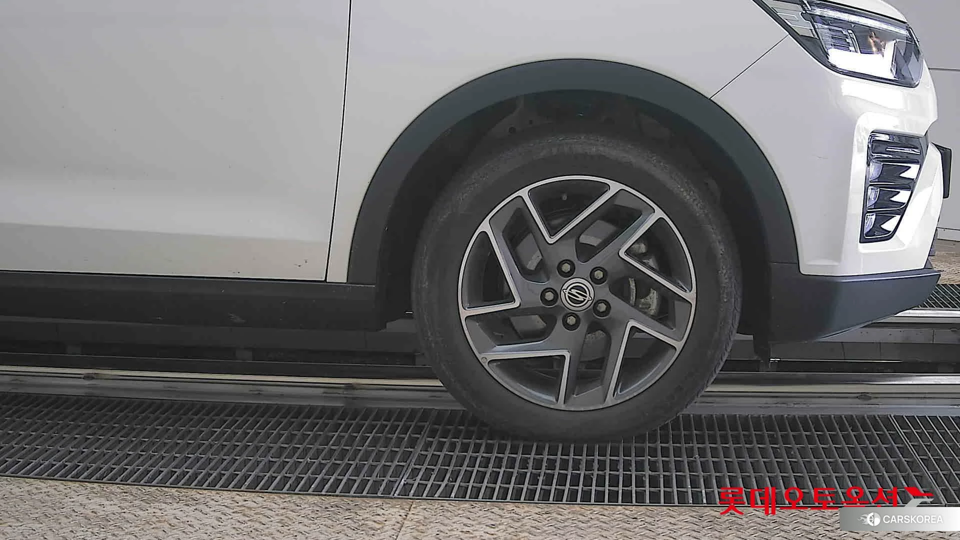 SsangYong Tivoli id 3888453 из Кореи 15