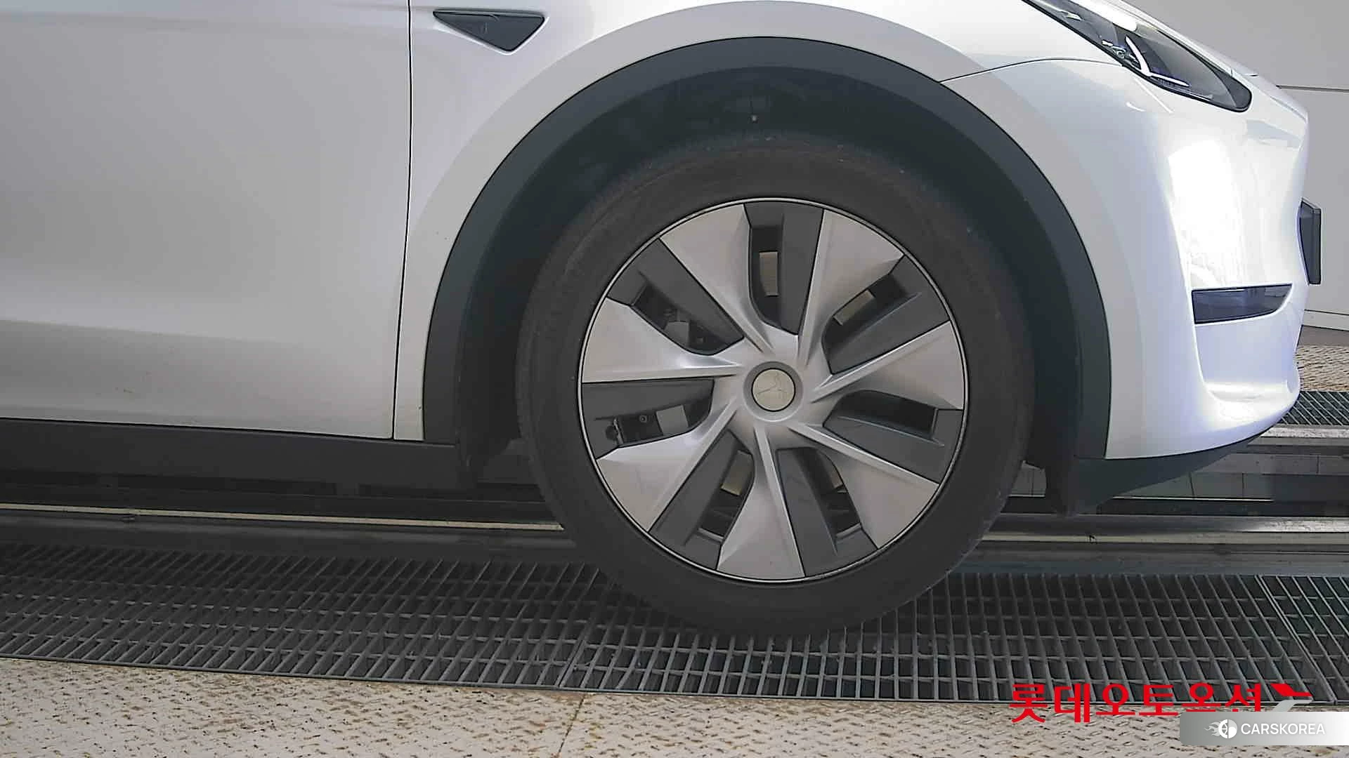 Tesla Model Y RWD id 4909362 из Кореи 15