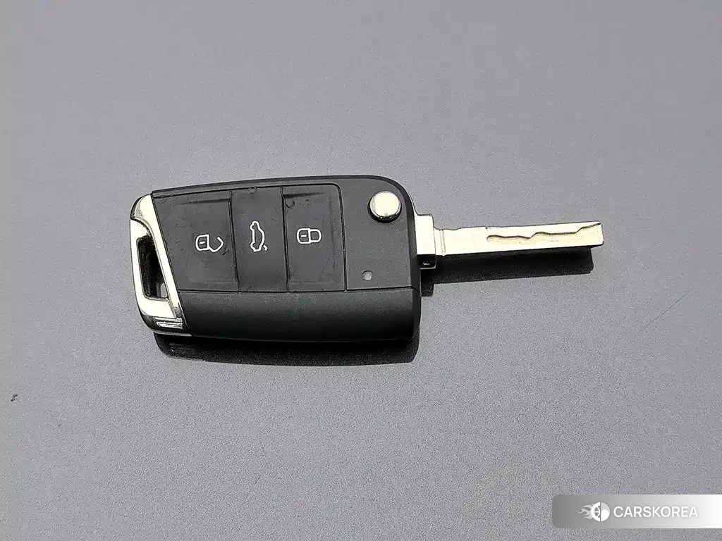 Volkswagen Sagitar id 4599832 из Китая 15