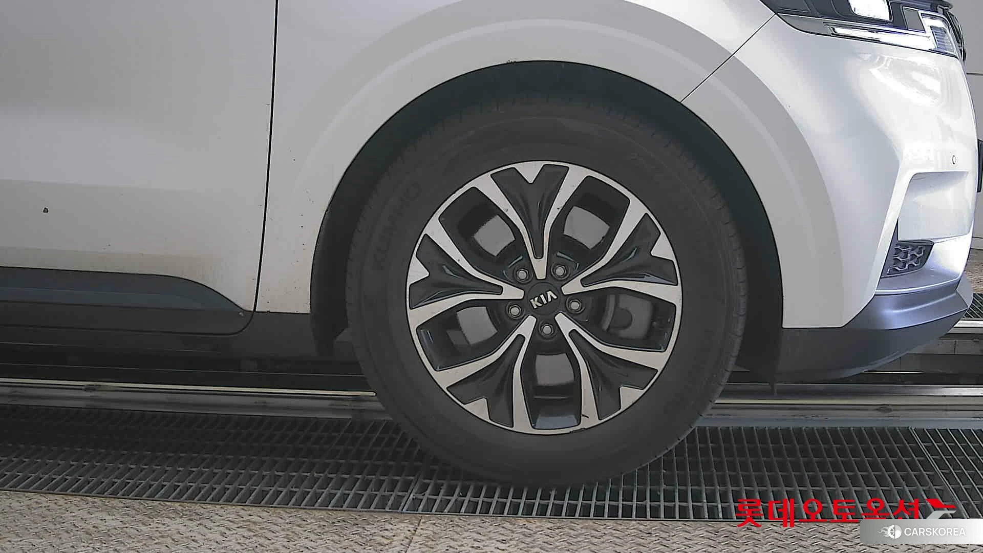 Kia Carnival id 3882160 из Кореи 15