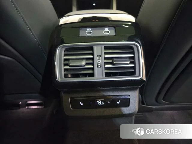 Audi Q5L id 4026794 из Китая 15
