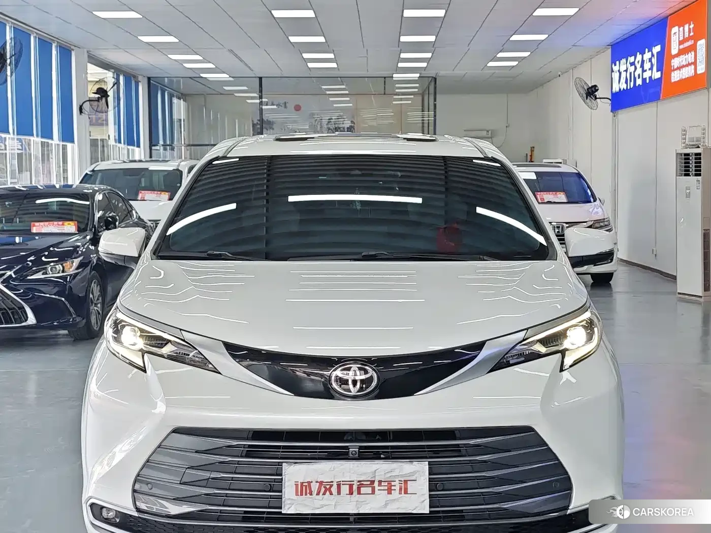 Toyota Sienna id 4634746 из Китая 15
