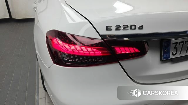 Mercedes-Benz E-Class W213 id 4671369 из Кореи 15