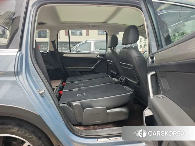 Volkswagen Touran L id 4290593 из Китая 15