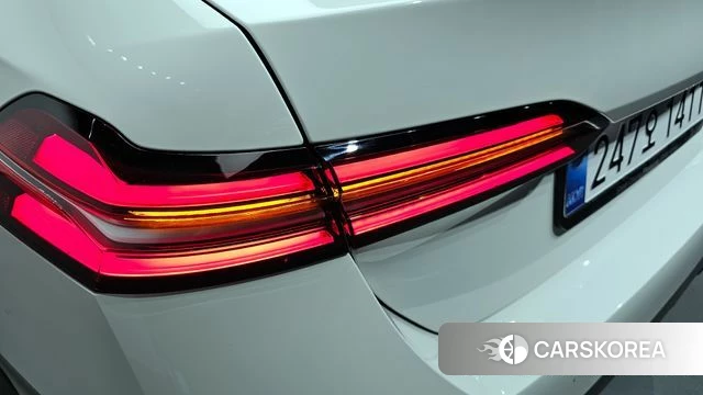 BMW 5 Series (G60) id 4279681 из Кореи 15