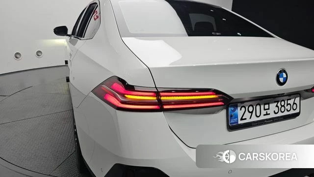 BMW 5 Series (G60) id 4533332 из Кореи 15
