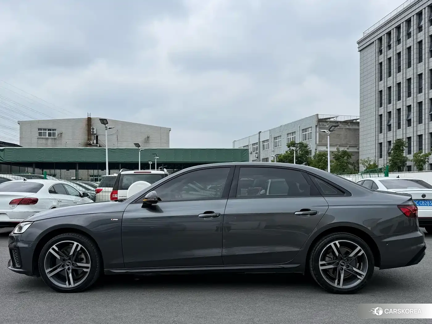 Audi A4L id 4565072 из Китая 15