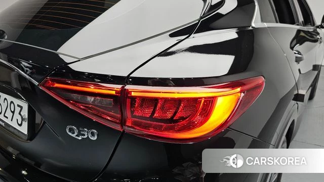 Infiniti Q30 id 4188056 из Кореи 15