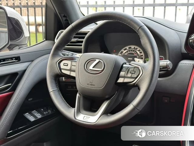 Lexus LX id 4273584 из Китая 15