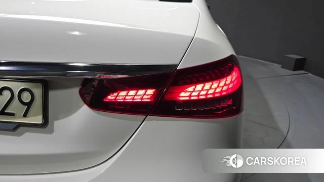 Mercedes-Benz E-Class W213 id 4632141 из Кореи 15