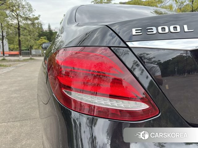 Mercedes-Benz E-class id 3968852 из Китая 15