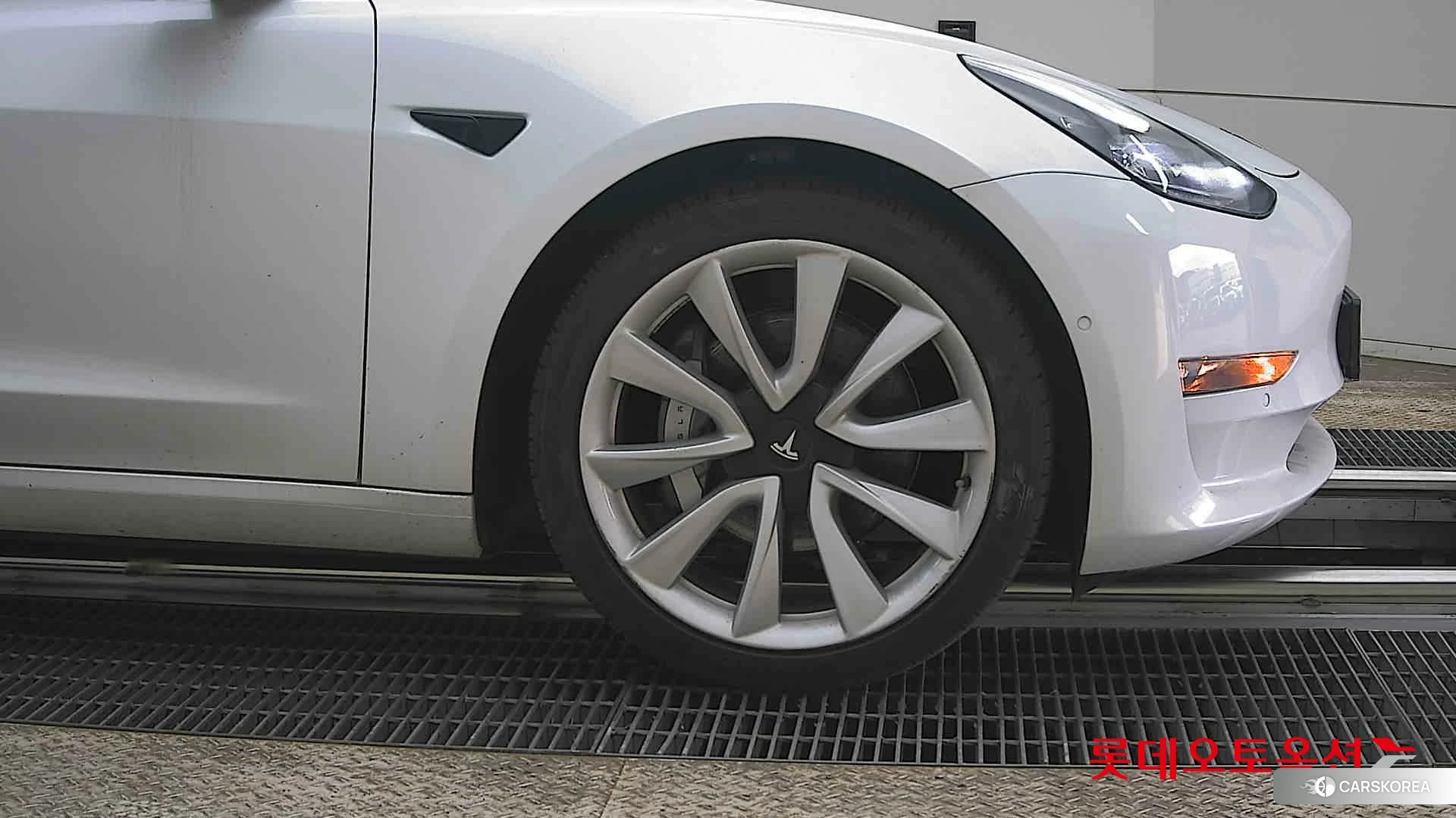 Tesla Model 3 Long Range id 3881981 из Кореи 15