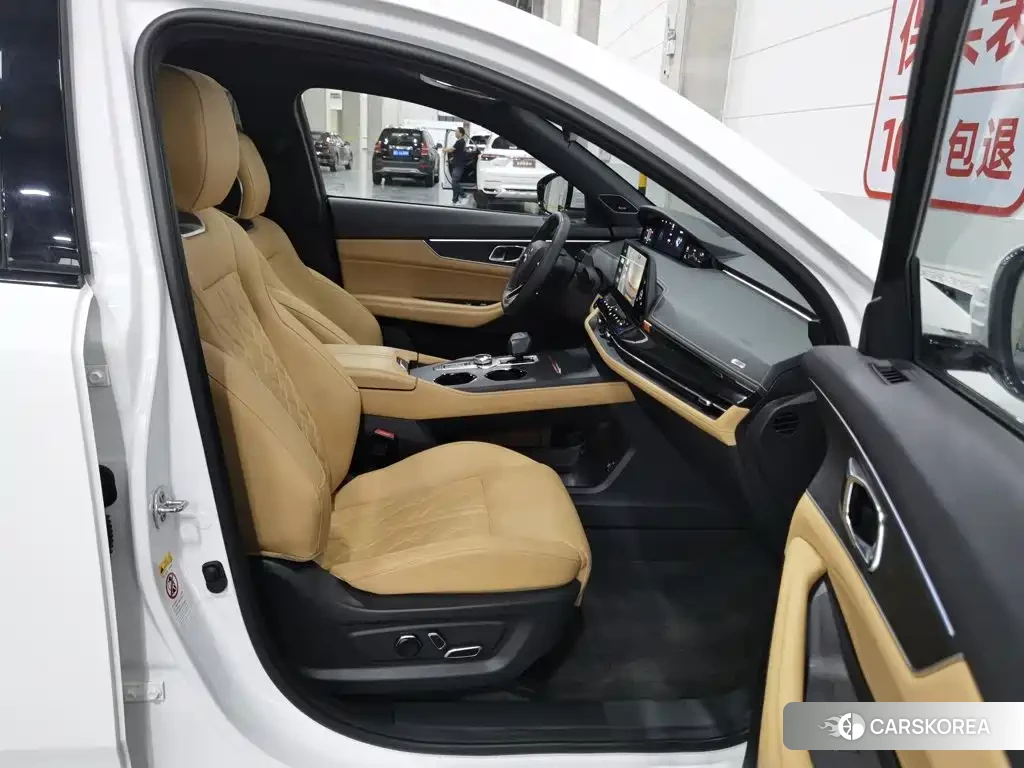 Chang'an Changan UNI-K id 4553917 из Китая 15