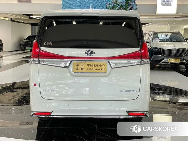 Lexus LM id 4279406 из Китая 15