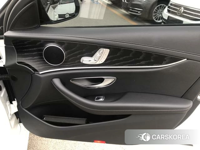 Mercedes-Benz E-class (imported) id 4256465 из Китая 15