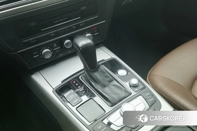 Audi A6L id 3926941 из Китая 15