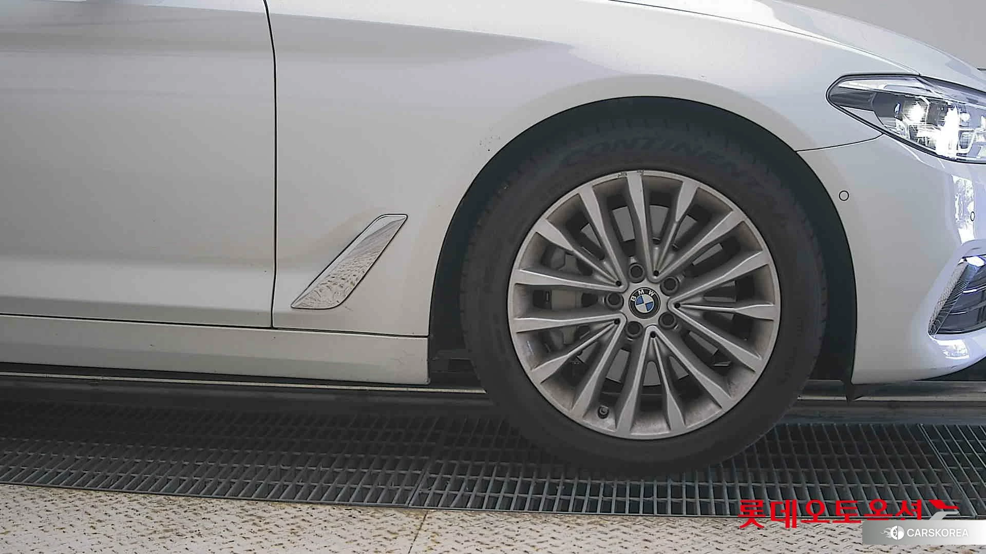 BMW  530i Luxury id 4902319 из Кореи 15