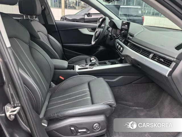 Audi A4L id 4290102 из Китая 15