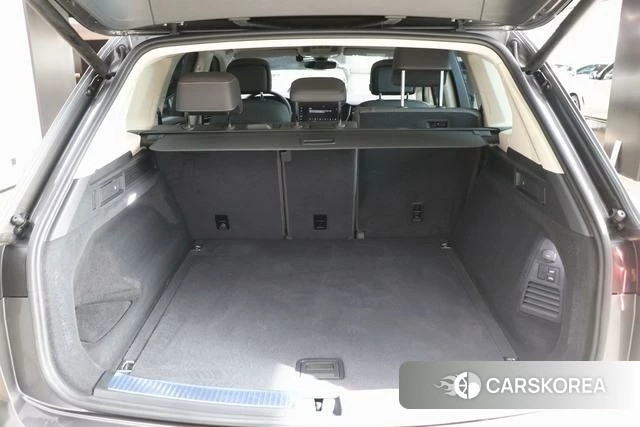 Volkswagen Touareg id 4307142 из Китая 15