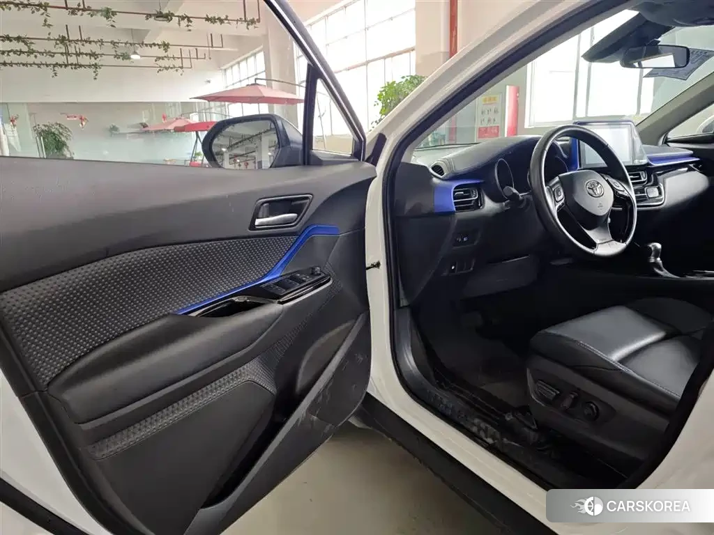Toyota C-HR id 4601013 из Китая 15