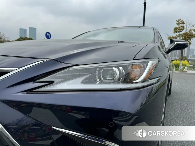 Lexus ES id 4278898 из Китая 15