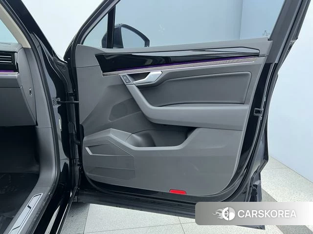 Volkswagen Touareg id 4297802 из Китая 15