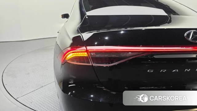 Hyundai The New Grandeur IG id 4429686 из Кореи 15