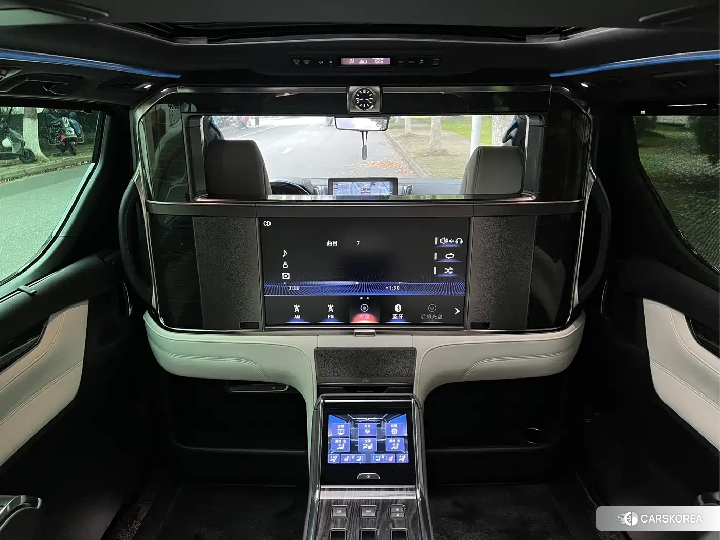 Lexus LM id 4664418 из Китая 15