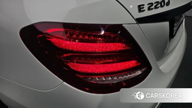 Mercedes-Benz E-Class W213 id 4384378 из Кореи 15