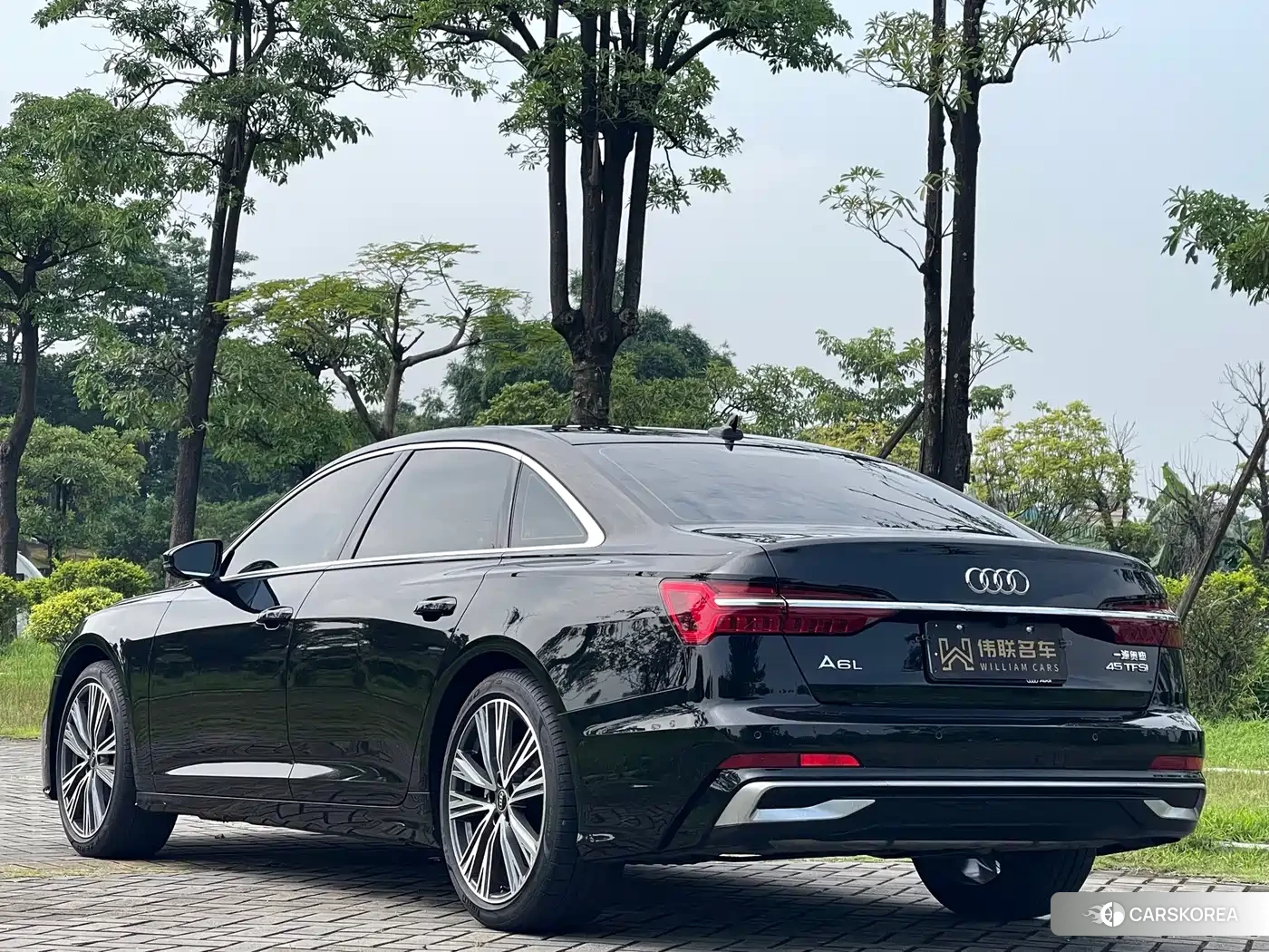 Audi A6L id 4685994 из Китая 15