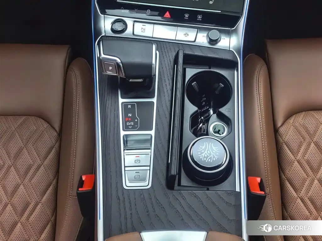 Audi A6L id 4570298 из Китая 15
