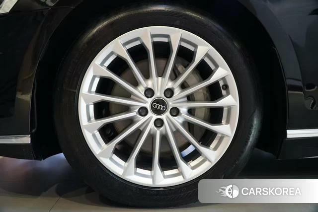 Audi A8 id 4272100 из Китая 15