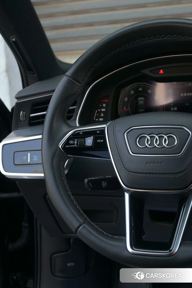Audi A6L id 4239945 из Китая 15