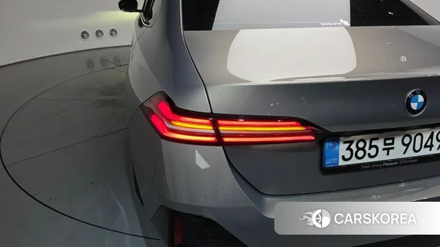 BMW 5 Series (G60) id 4629970 из Кореи 15