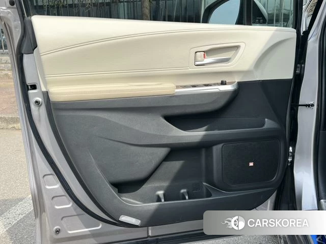 Toyota Saina id 4278822 из Китая 15