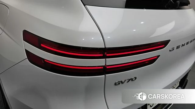 Genesis GV70 id 4292603 из Кореи 15