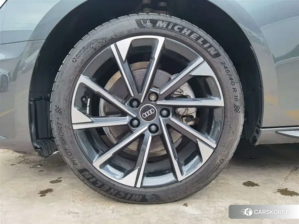 Audi A4L id 4514301 из Китая 15