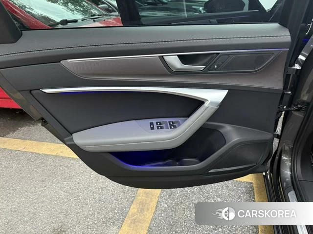 Audi A6L id 4365923 из Китая 15