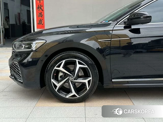 Volkswagen Passat id 4264164 из Китая 15
