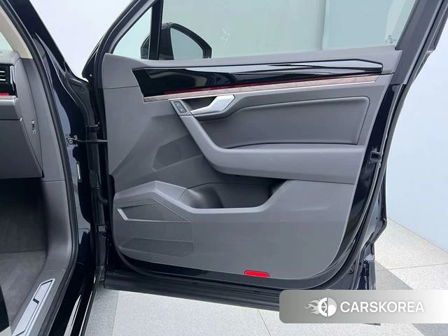 Volkswagen Touareg id 4213114 из Китая 15