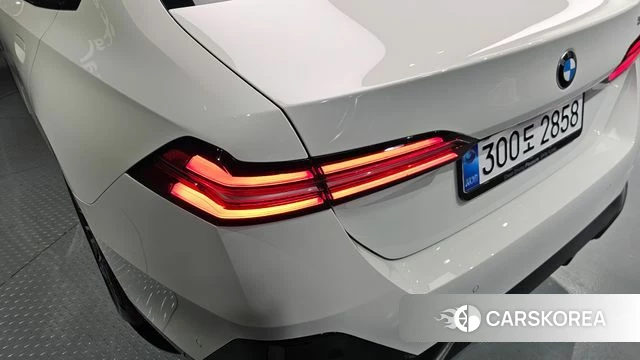 BMW 5 Series (G60) id 4279591 из Кореи 15